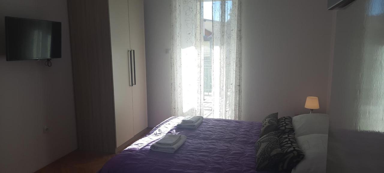 Apartments Villa Beba Komiza Exterior photo
