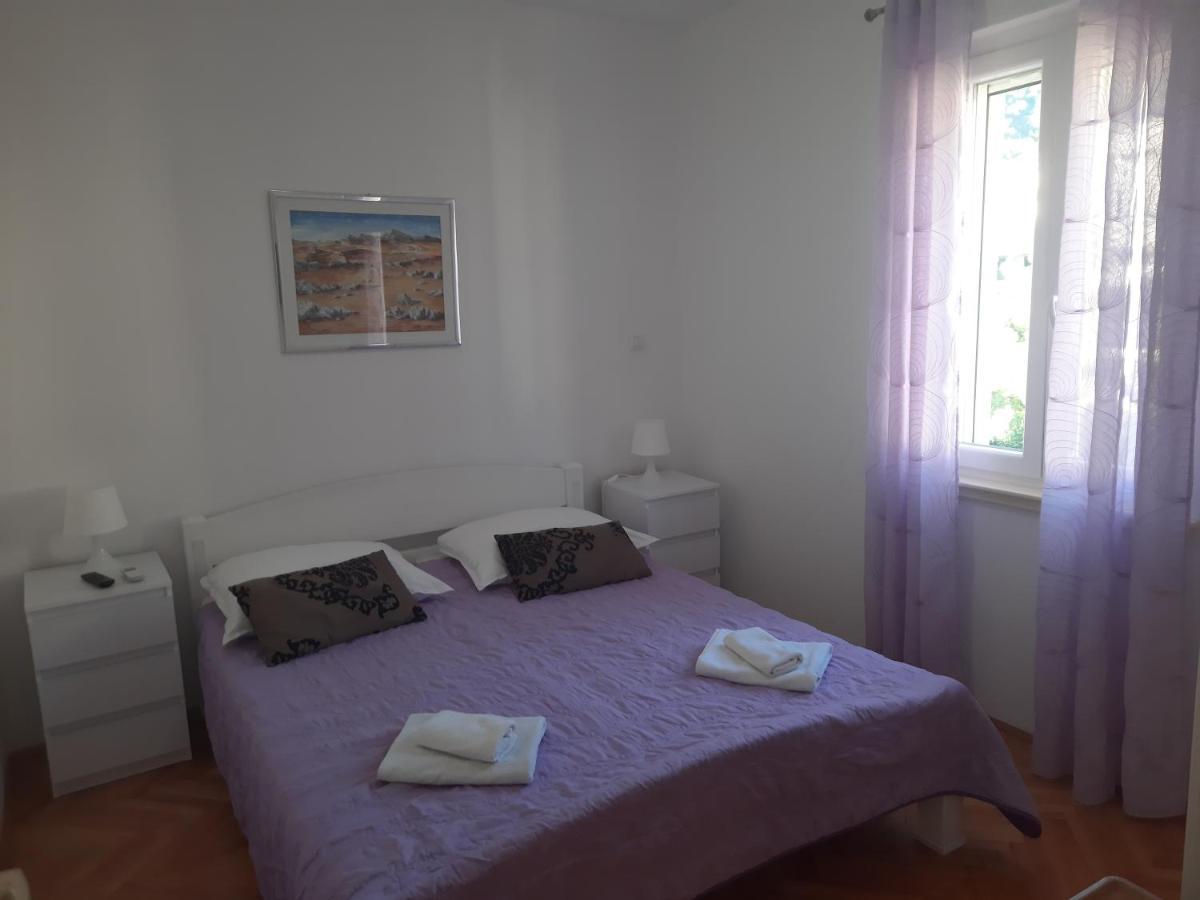 Apartments Villa Beba Komiza Exterior photo